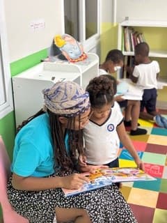Élèves en atelier de lecture à la bibliothèque — École La Persévérance Marie-Galante